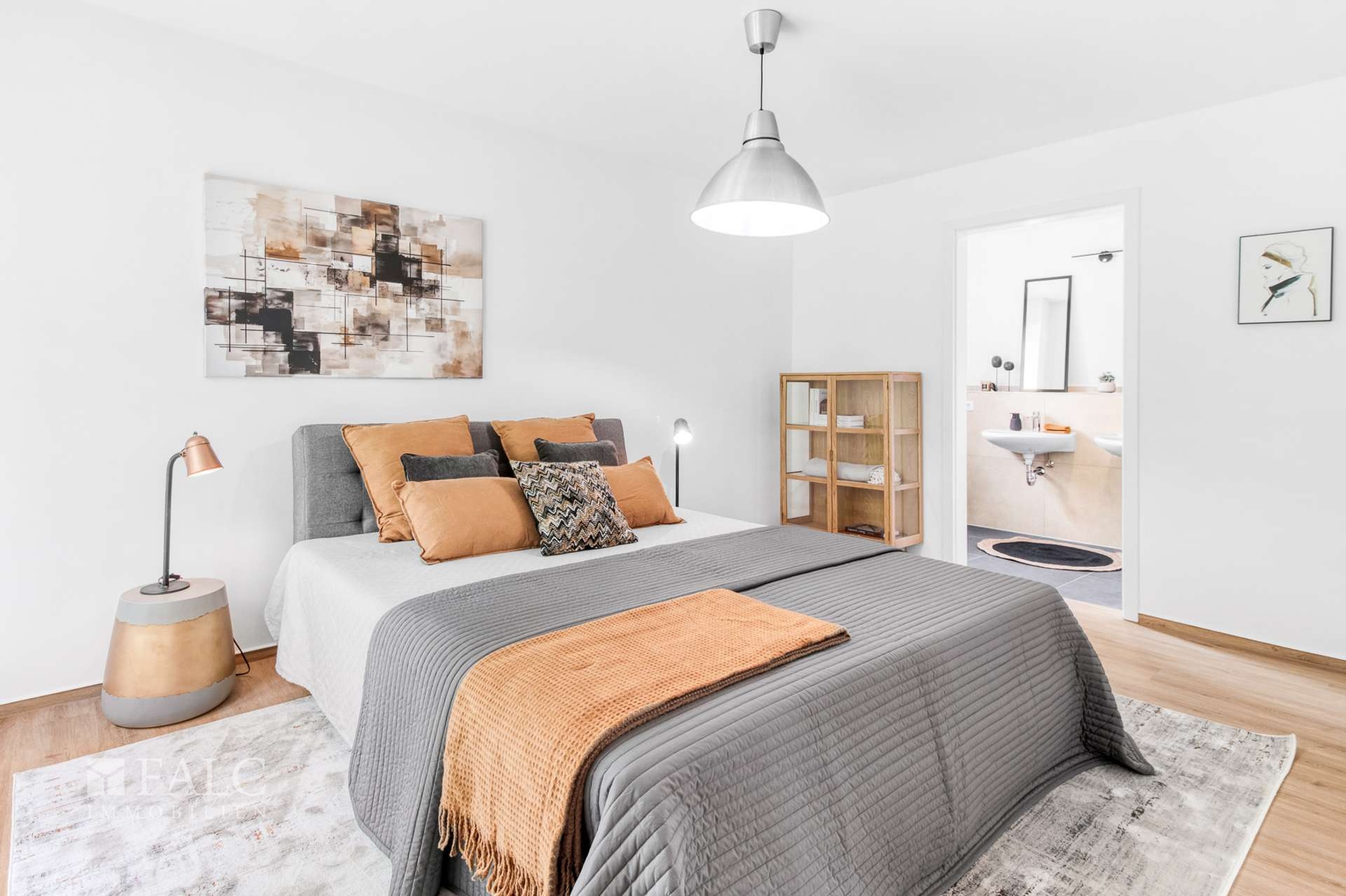Schlafzimmer mit Ankleide OG